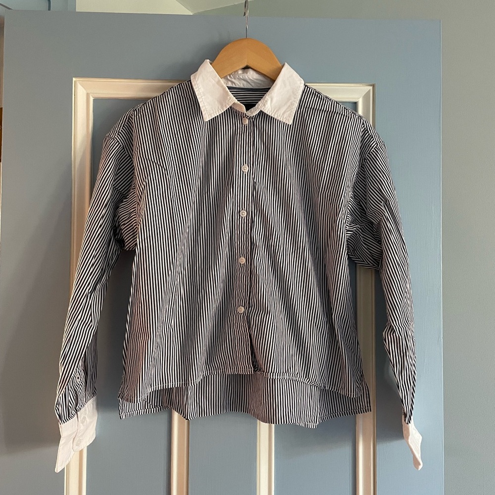 NWOT cropped button-down shirt